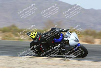 media/Apr-10-2022-SoCal Trackdays (Sun) [[f104b12566]]/Turn 3 Inside (1150am)/